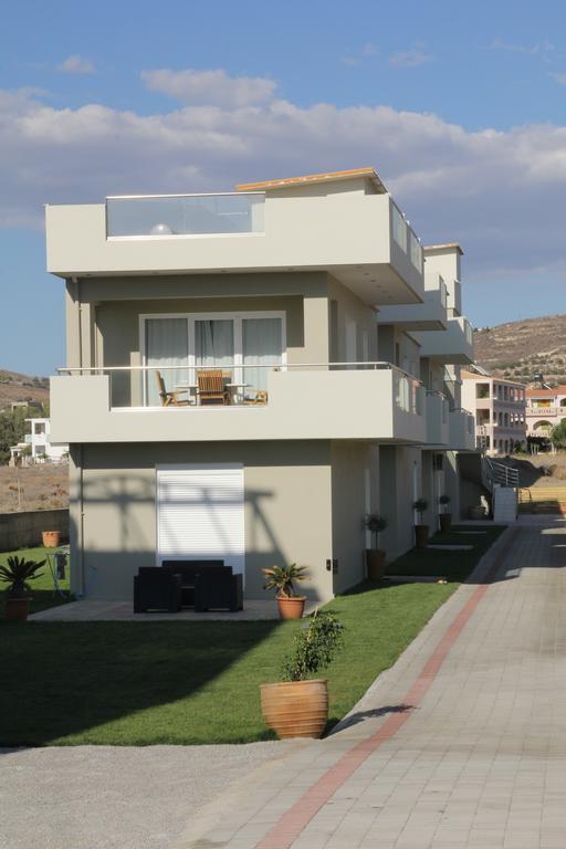 Holiday Luxury Villas Каламаки Экстерьер фото