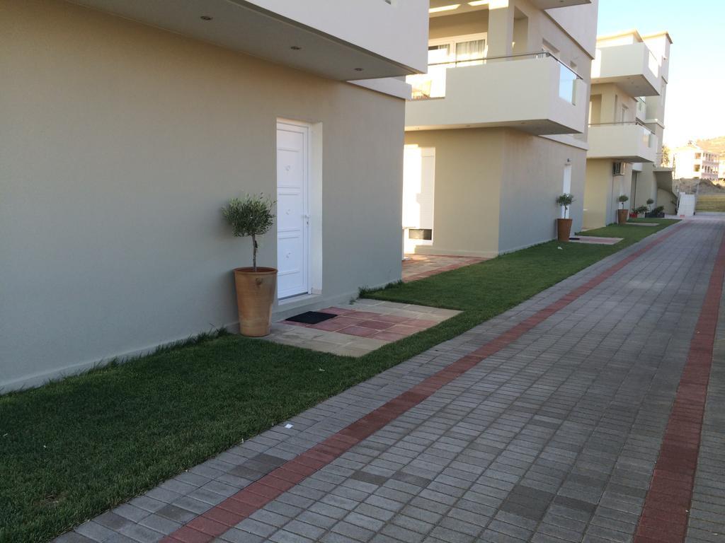 Holiday Luxury Villas Каламаки Экстерьер фото